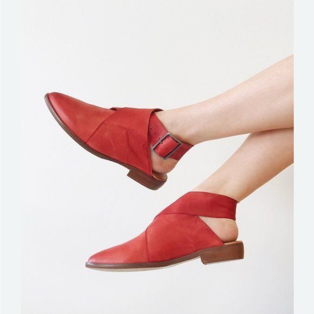 Free People Red Leather ‘Bryce’ Shoes Criss-Cross Front Open Back Buckle 38 - Picture 1 of 8